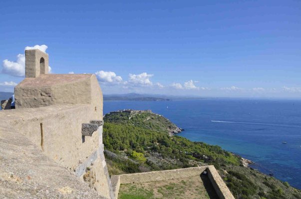 R-giglio-argentario-4561579_1920